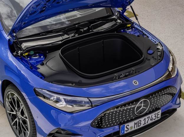 עד 778 ק“מ לטעינה והספקים של עד 349 כ“ס, ותא מטען קדמי של 101 ליטר! (צילום: יצרן)