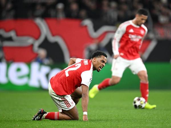 ההגנה הלונדונית הוממה ותוסכלה (Photo by Stuart MacFarlane/Arsenal FC via Getty Images)