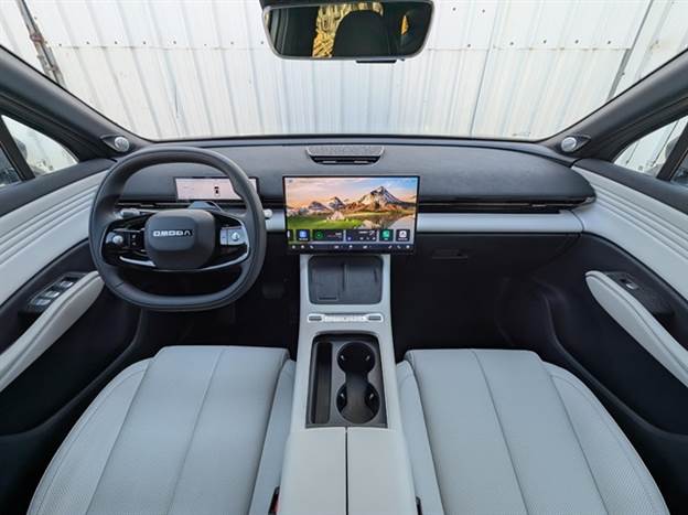 עיצוב פנים שגרתי, לצד איכות חומרים והרכבה טובה