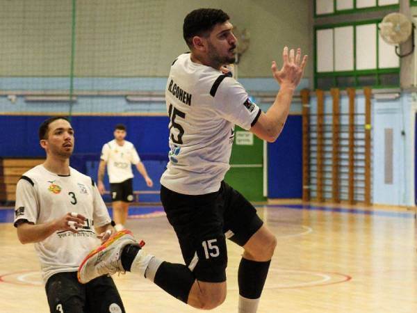 ראשל"צ מחכה (צילום: אגם כהן)