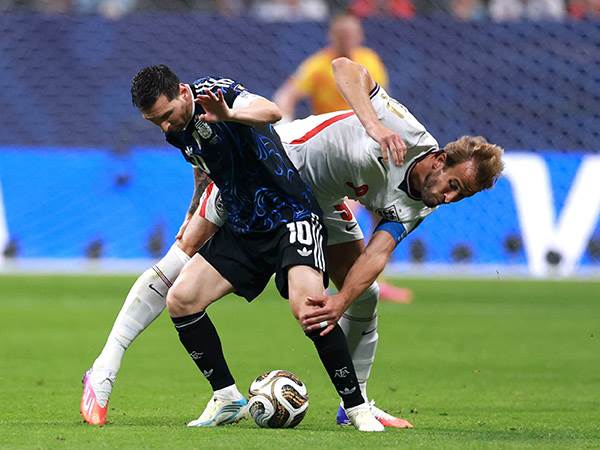 עם מעט מצבים במחצית הראשונה והרבה עבירות (Buda Mendes/Getty Images)