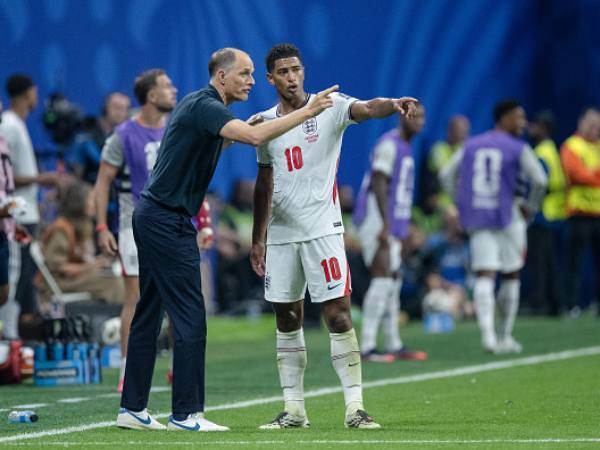 תומאס טוכל עם ג׳וד בלינגהאם. הגרמני עורר סערה (getty)