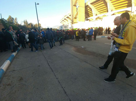 התורים בכניסה. "לאף אחד במועדון לא אכפת"