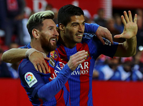 יצאו לחופש. מסי וסוארס (Getty)