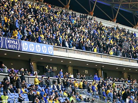 לא הגיעו בהמוניהם. אוהדי מכבי ת"א (צילום: דני מרון)