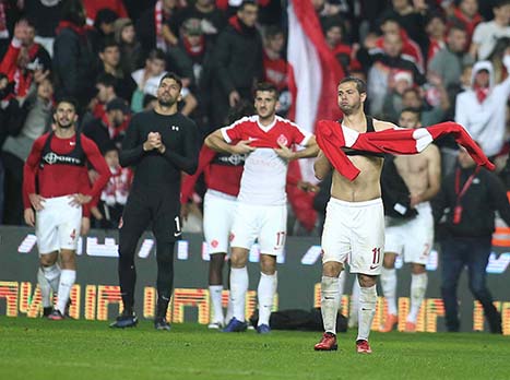 "אסור לתת להפועל ת"א להתפרק" (אלן שיבר)