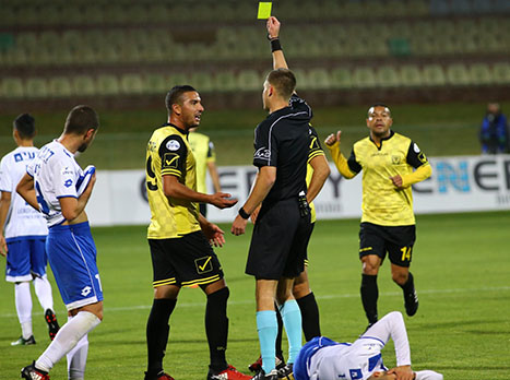 פריד שולף צהוב. המשחק יצא משליטה (לירון מולדובן)