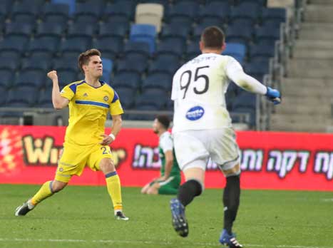 "זה לא נחמד, בעיקר עבור איולפסון". קיארטנסון (יוסי שקל)