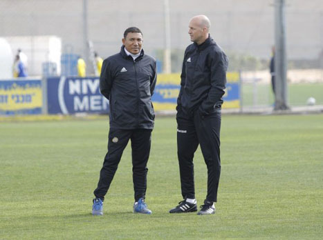 "מאמן עם המון תשוקה למשחק". על וידיגאל (האתר הרשמי של מכבי ת"א)