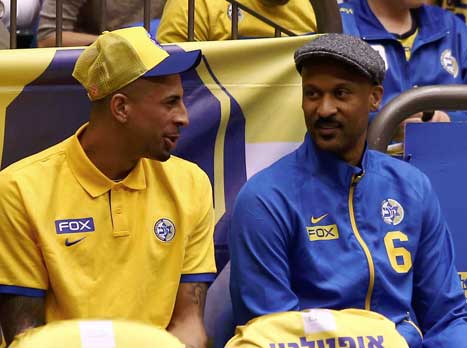 סימפסון עם סמית'. "ננסה להאט את מילאנו" (אלן שיבר)