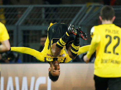 הסלטה המפורסמת. אאובמיאנג סידר ניצחון יקר (getty)