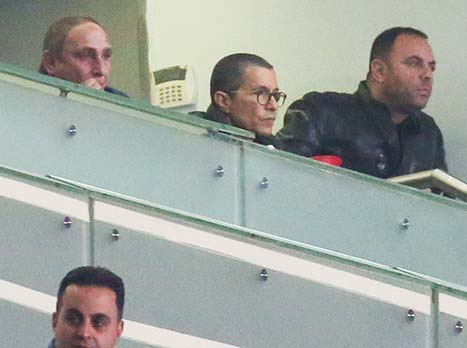 טביב ביציע. יכול להיות מאוד מרוצה (צילום: דני מרון)