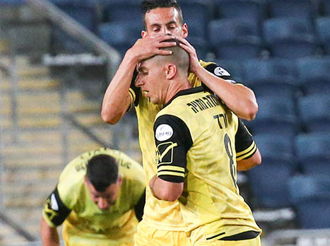 ורד לא התרגש וסידר שיוויון (צילום: דני מרון)