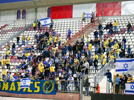 "קראו אמירות גזעניות כלפי קנדיל" (דני מרון)