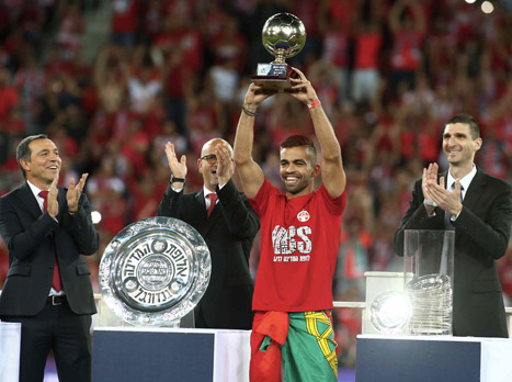 השחקן המצטיין של העונה. ויטור מניף (אלן שיבר)