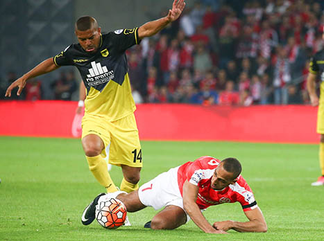 מוכן להפחית בשכרו. פריירה (דני מרון)