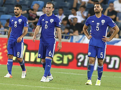 אתם שחקנים טובים לקבוצות, אבל לנבחרת אתם לא מתאימים (אלן שיבר)