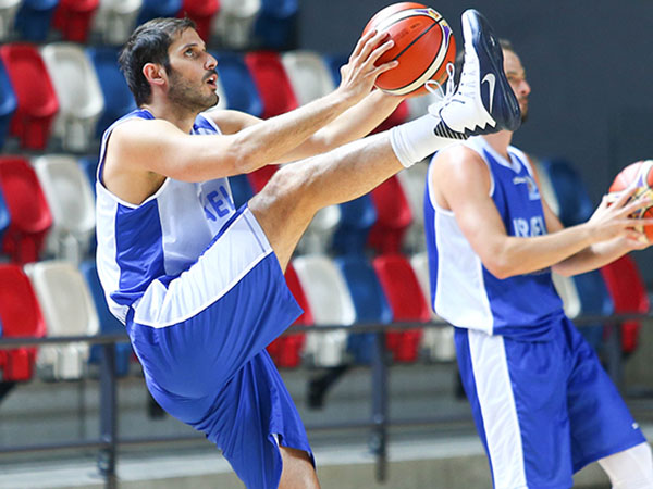 כספי. בתפקיד השופט (דני מרון)