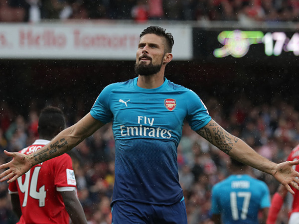 ז'ירו. ארסנל מחצה את בנפיקה (getty)