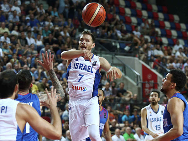 המצטיין במשחק. מקל (אלן שיבר)