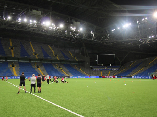 אסטנה ארנה. מכיל כ-30 אלף מקומות