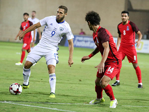 על תקן המבשל. שון וייסמן (יוסי שקל)