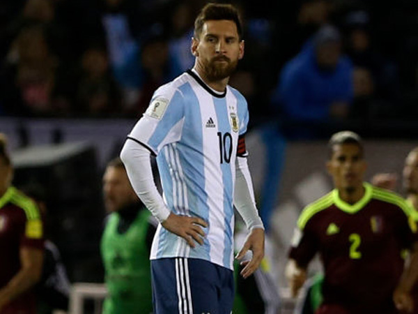 מסי וארגנטינה בצרות (getty)