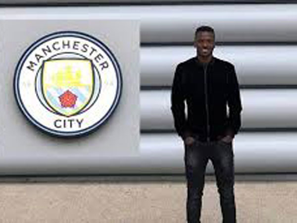 חתם ל-5 שנים במנ'צסטר סיטי