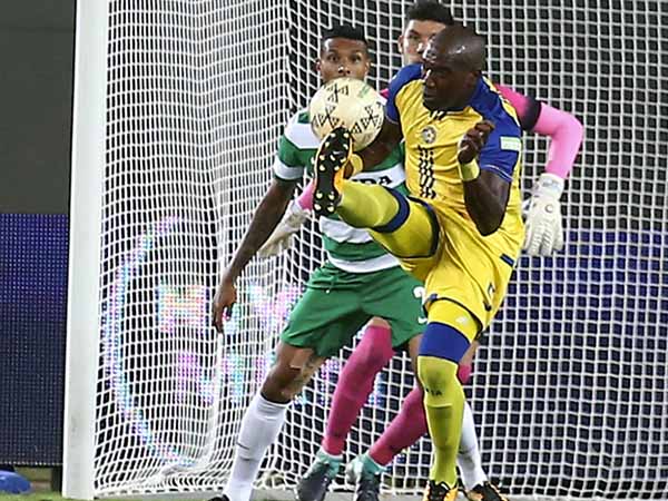 לא מראה במה הוא שונה מטיבי. באבין (אלן שיבר)