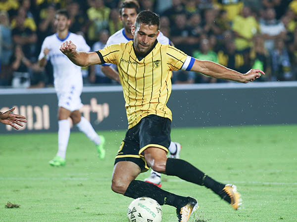 קיבל שמירה צמודה. שכטר