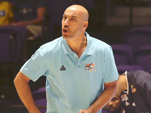 "אוהב את העיר הזאת". טפירו (אלן שיבר)