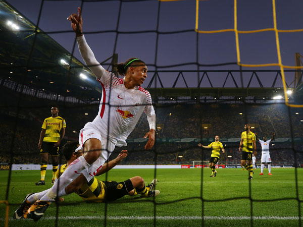 פאולסן כובש בסיגנל. לייפציג במאבק (getty)