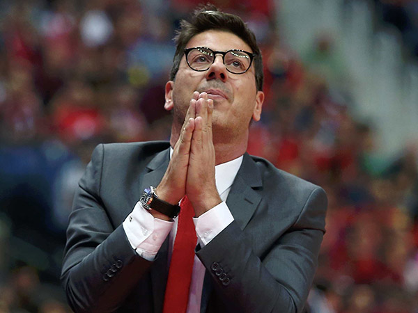 מחפש עזרה מלמעלה (אלן שיבר)