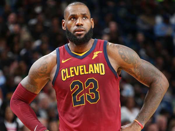 לא מתרגש מהמצב. לברון (Getty)