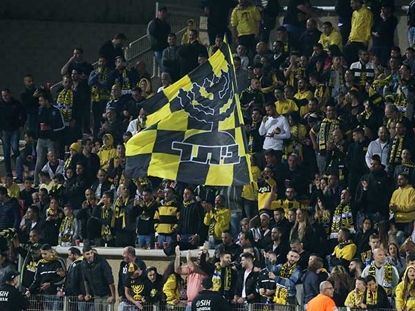 הקהל של בית"ר יפסיק במחאות? (יוסי שקל)