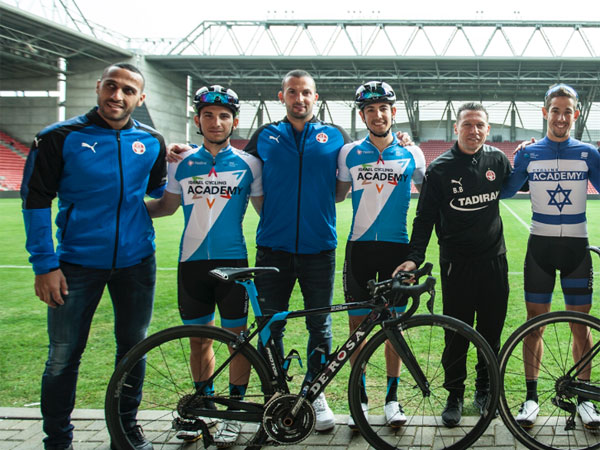 קיבלו את ברכת הדרך. רוכבי האקדמי ואנשי ב"ש