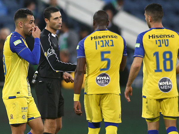 במכבי ת"א באו בטענות לשיפוט (אלן שיבר)