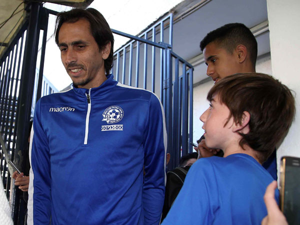 "מקווה שגם כאן יגיעו הרבה אוהדים". בניון (אלן שיבר)