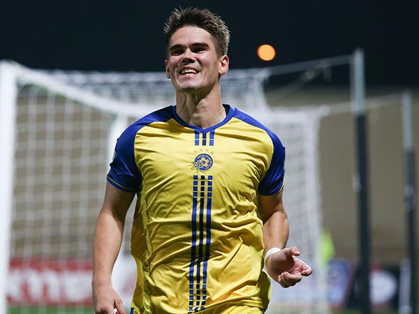 זוכה לעדיפות בין החלוצים. קיארטנסון (צילום: דני מרון)