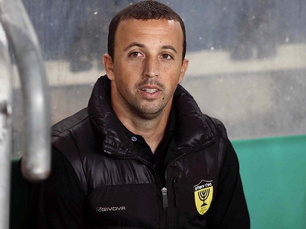 עוד שלוש נקודות בכיס. בן זקן (אלן שיבר)