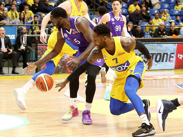 קיין. מכבי ת"א צלפה מחוץ לקשת (אלן שיבר)