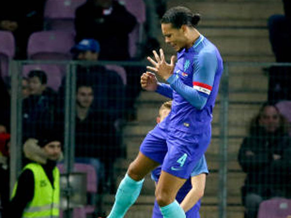 ואן דייק. שער בכורה בנבחרת (getty)