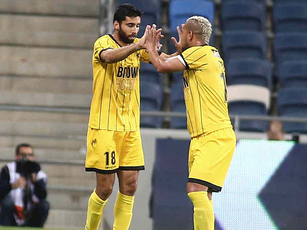 עזרא. שוב היה שם בשביל בית"ר (אלן שיבר)