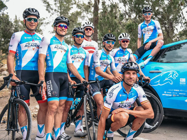 מחזיקים להם אצבעות. סייקלינג אקדמי