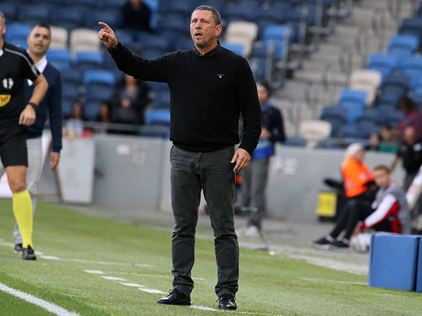 מוכן לזוז הצידה לפעמים (יוסי שקל)