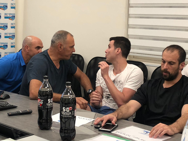 גם הלפרין ופניני התייצבו