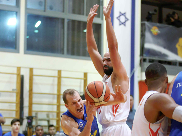 קרב חם בלב המושבה (אלן שיבר)