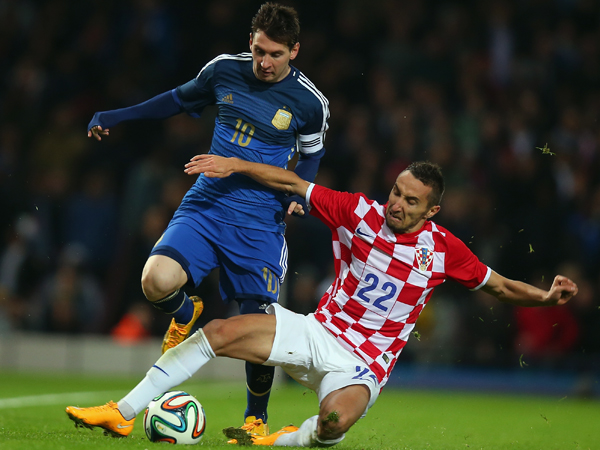 לאובאץ מול ליונל מסי. בקרוב במכבי ת"א? (getty)