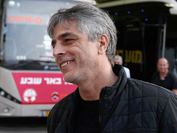 אוחנה. אמור לצאת למחנה (אלן שיבר)