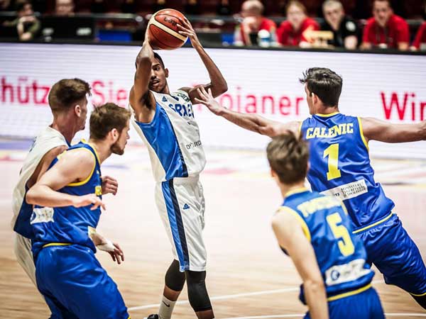 בריסקר עם הכדור, מחצית מצוינת שלו (באדיבות פיב"א, האתר הרשמי)